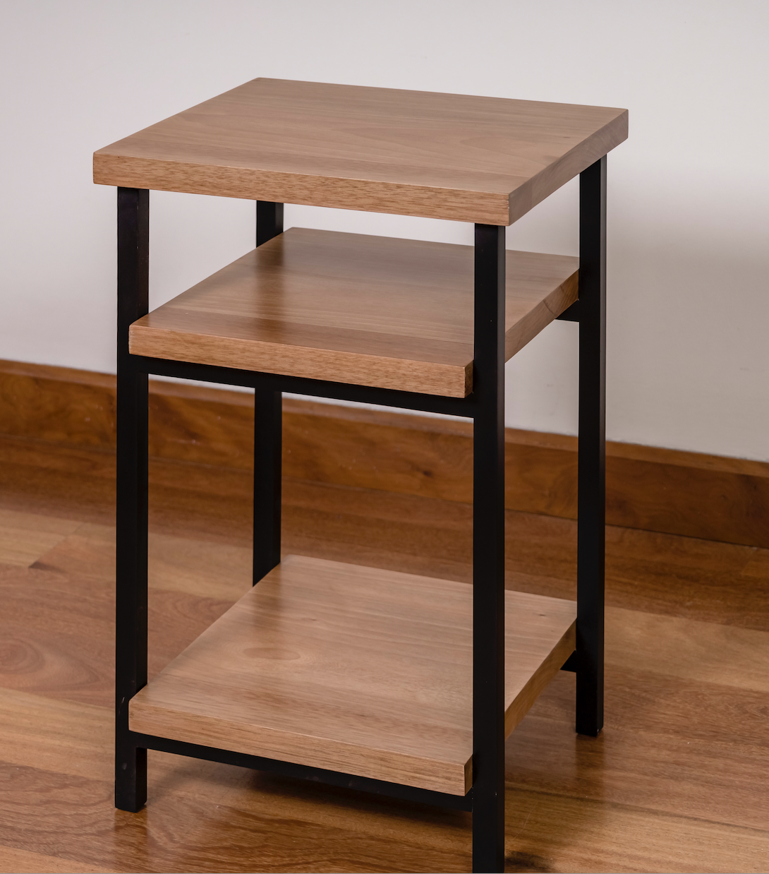 Mesa Auxiliar/ de Noche SALAAM